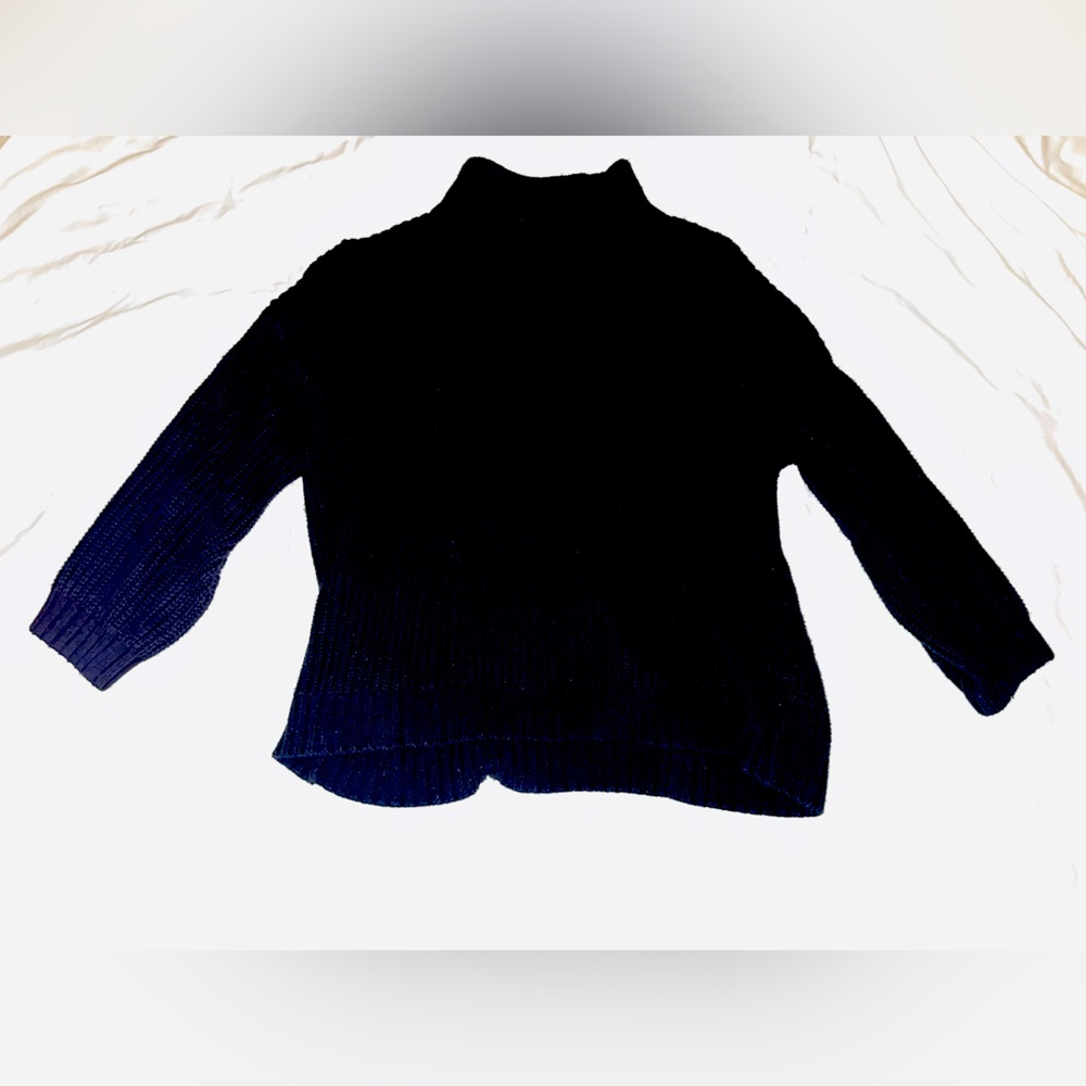 Black American Eagle crew neck knit sweater